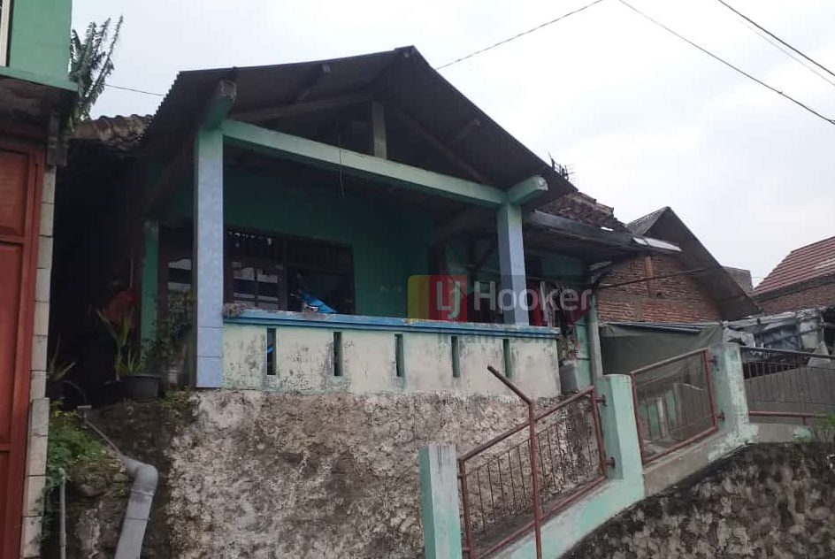 Jual Rumah Strategis Jalan Borobudur Raya Semarang Barat