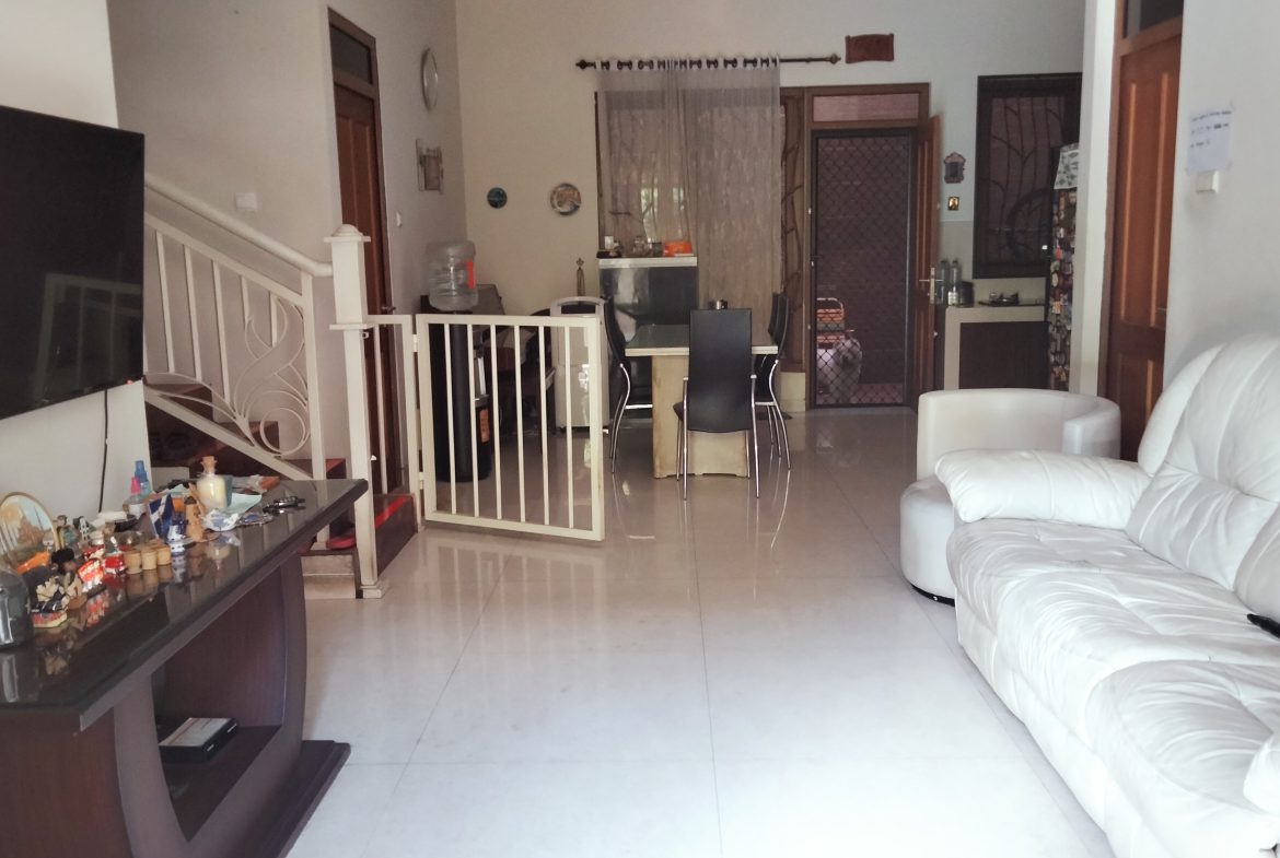 Rumah Jalan Anggrek Semarang Tengah