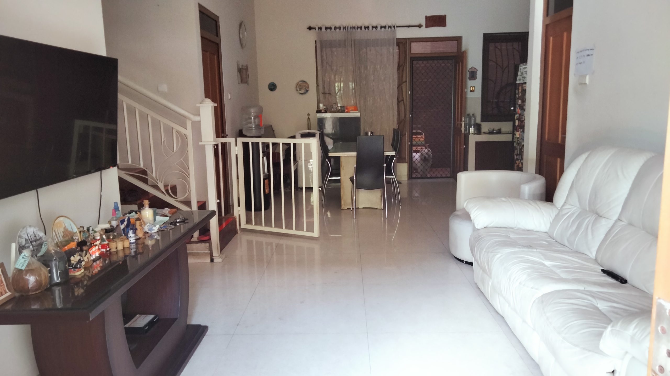 Rumah Jalan Anggrek Semarang Tengah