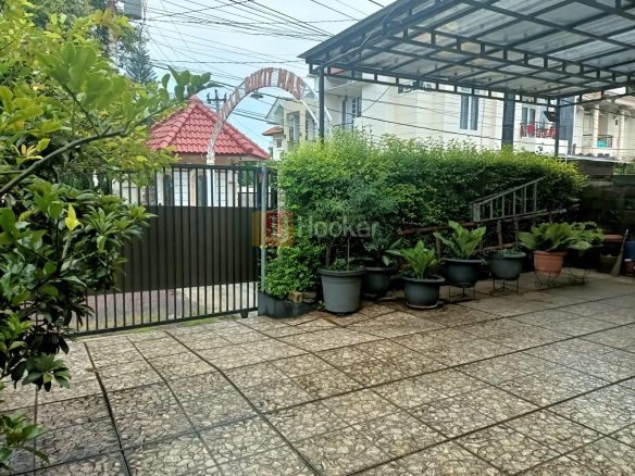 Rumah Bukit Sari Ngesrep Semarang Selatan