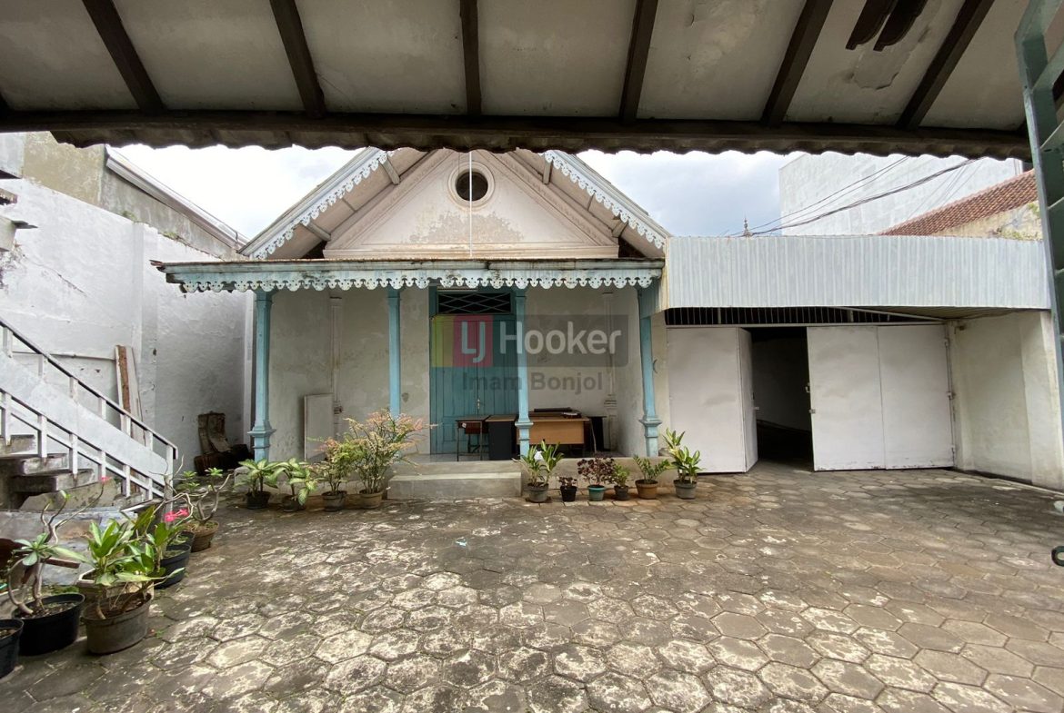Rumah Lama Hitung Tanah Jalan Doktor Cipto Semarang Timur