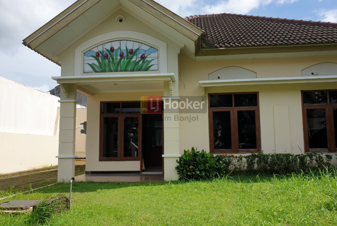 Sewa Rumah Graha Estetika Semarang Selatan