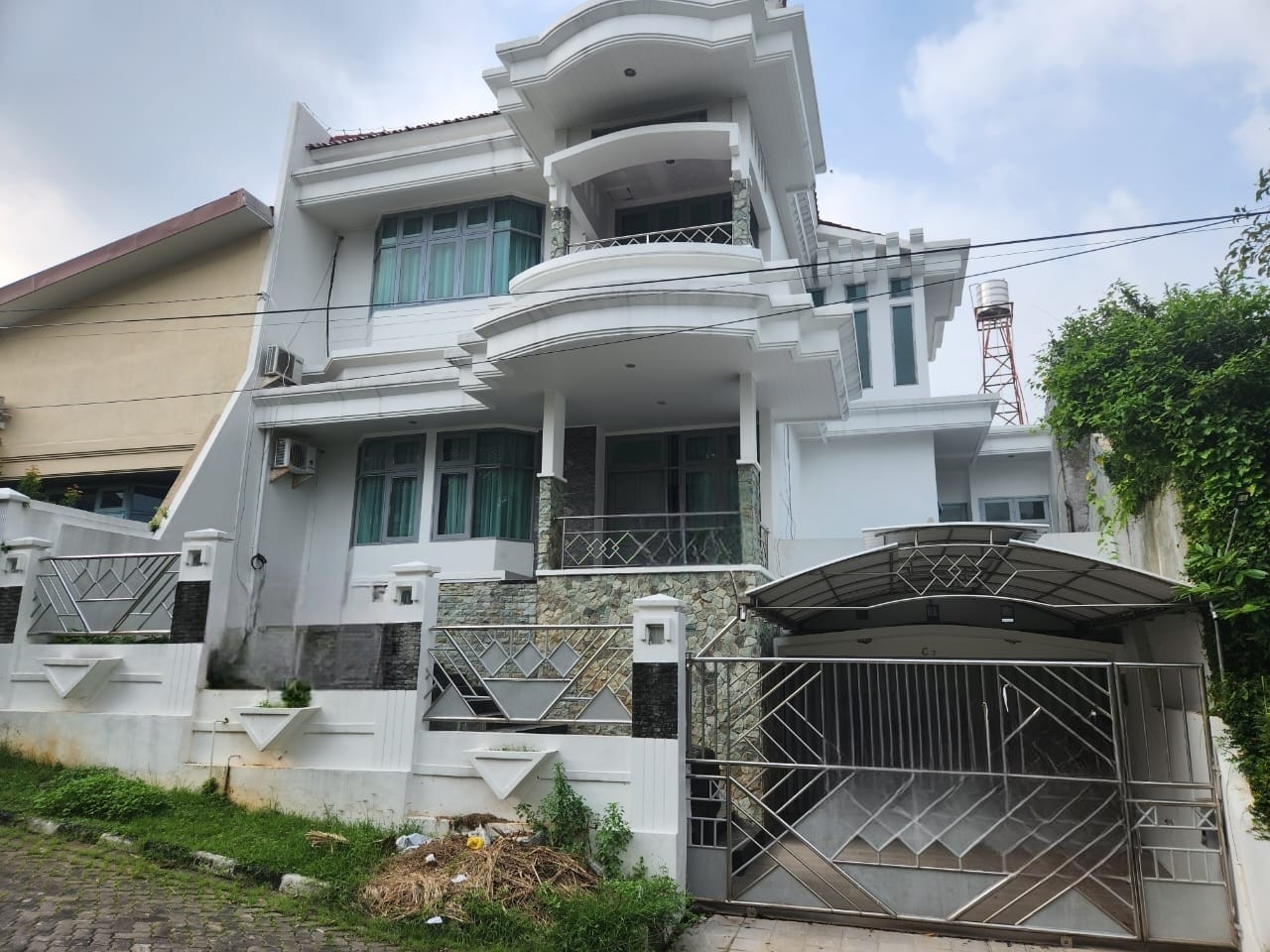 Sewa Rumah Permata Semeru Semarang Selatan