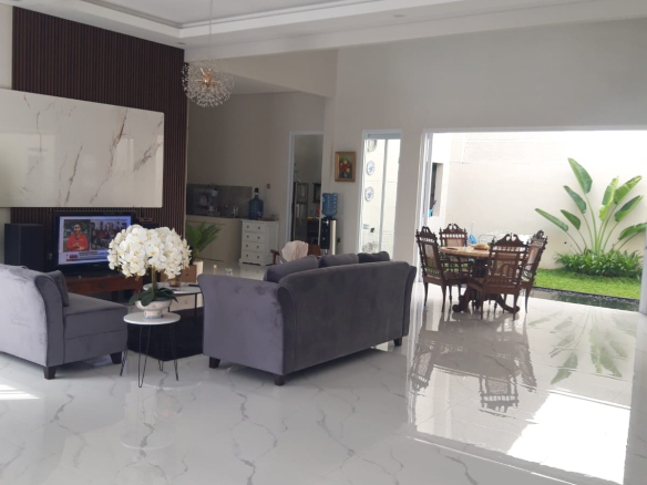 Jual Rumah Jl.Borobudur Semarang Barat