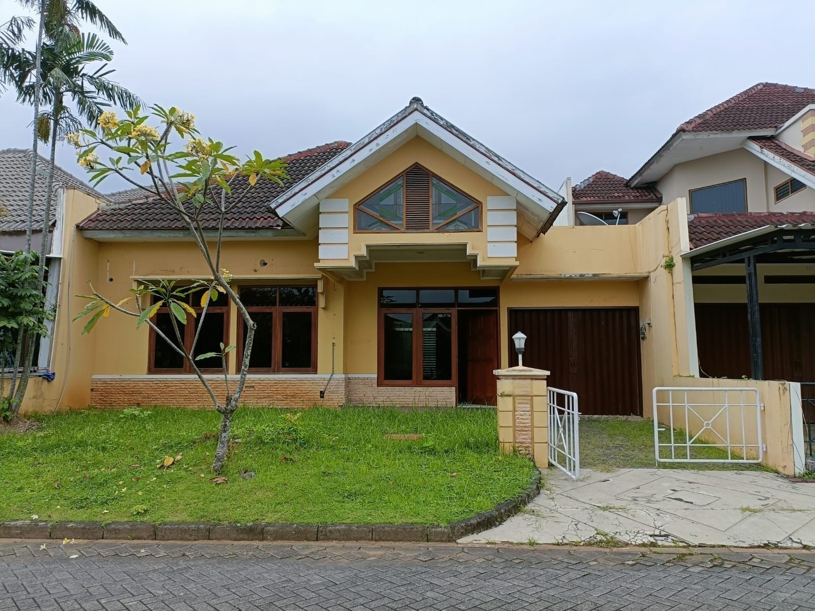 Jual Rumah Graha Estetika Semarang Selatan