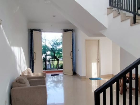 Sewa Rumah Candi Golf Semarang Selatan